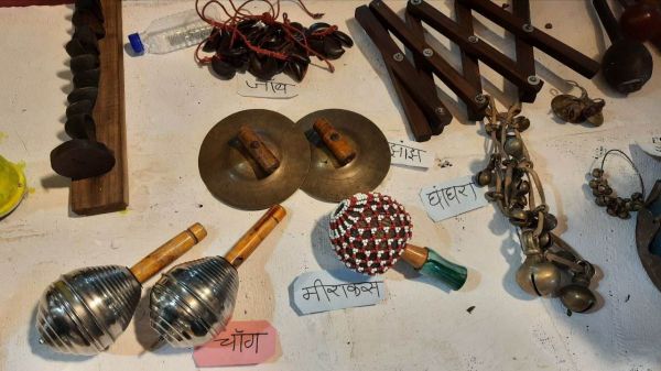 हरेली तिहार पर मुख्यमंत्री निवास में लगी छत्तीसगढ़ी वाद्य यंत्रों की प्रदर्शनी बनी आकर्षण का केंद्र
