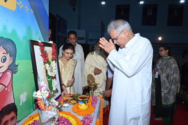 मुख्यमंत्री ने विद्यार्थियों, शिक्षक-शिक्षिकाओं, प्राचार्यों  और अभिभावकों को नये शिक्षा सत्र के शुभारंभ और शाला प्रवेशोत्सव की दी बधाई