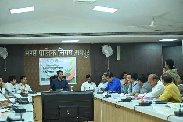 नगर निगम कमिश्नर श्री मयंक चतुर्वेदी ने ली एन.जी.ओ. की बैठक