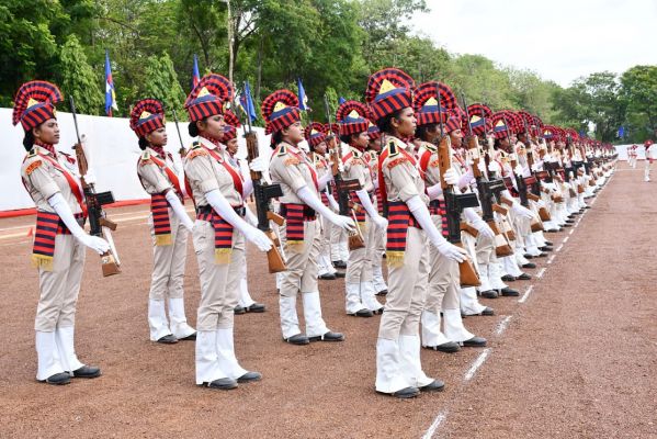 पुलिस प्रशिक्षण विद्यालय माना में 469 पुरूष, महिला एवं तृतीय लिंग नवआरक्षकों का दीक्षांत परेड कार्यक्रम संपन्न