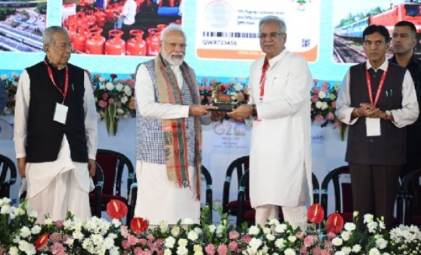 प्रधानमंत्री मोदी लोकार्पण, शिलान्यास एवं शुभारंभ का कार्यक्रम यहाँ से देखें