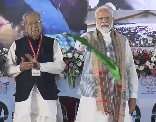 प्रधानमंत्री ने छत्तीसगढ़ के अंतागढ़-रायपुर ट्रेन को हरी झंडी दिखाई साथ ही 10 विकास परियोजनाओं की आधारशिला रखी