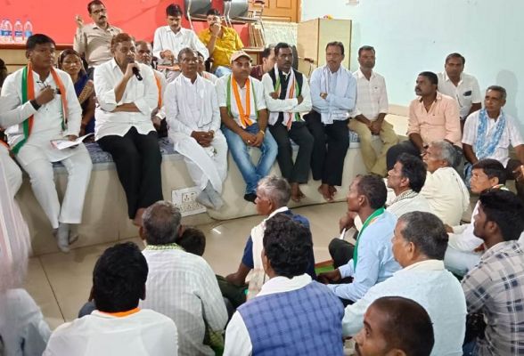 ग्राम पंचायत बम्हनी में आयोजित भेंट-मुलाकात कार्यक्रम में हुए शामिल