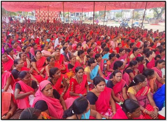 मितानिन दीदीयों की हड़ताल: ग्रामीण स्वास्थ्य सेवा में अग्रणी भूमिका के लिए मांगों का समर्थन