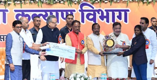 रायपुर : जब प्रतिभाएं निखरती हैं तो समाज भी निखरता है : मुख्यमंत्री श्री साय