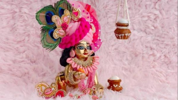 लड्डू गोपाल के वस्त्रों से सजा बाजार&hellip; बांसुरी, पगड़ी, पालने भक्तों को कर रहे आकर्षित&hellip;