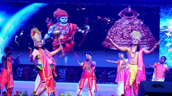 युवा महोत्सव में युवा कलाकारों ने बिखेरी छत्तीसगढ़ की सांस्कृतिक छटा&rdquo;सुमधुर लोकगीतों ने मोह लिया दर्शकों का मन&hellip; पढ़िए पूरी खबर