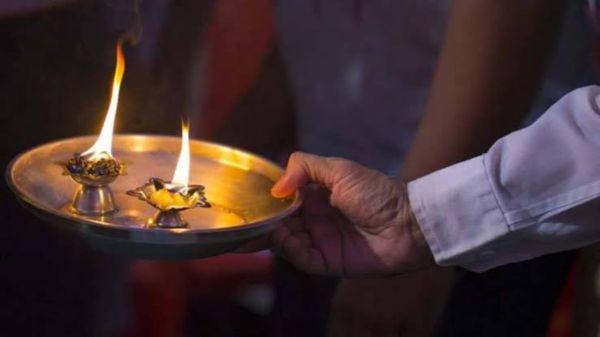 मंदिरों में संध्या आरती के समय घरों में नहीं होती पूजा, आखिर क्या है इसके पीछे की मान्यता &hellip;