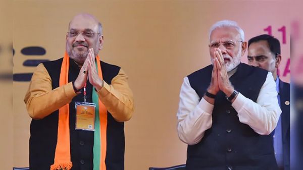 प्रधानमंत्री उज्ज्वला योजना: मोदी सरकार ने गरीब परिवारों के सब्सिडी वाले सिलेंडर की संख्या घटाई, इन्हें भी अंतरराष्ट्रीय महंगाई की परिभाषा समझाई